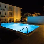 Celeste Hotel *